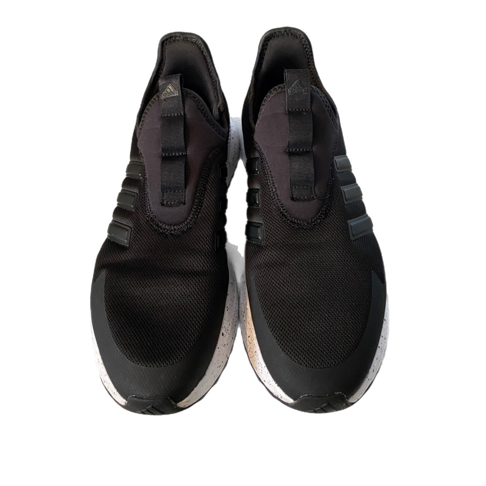 Unisex Laceless Adidas Slip on Sneaker, Mens 11 or Women 12…. Like New!!
